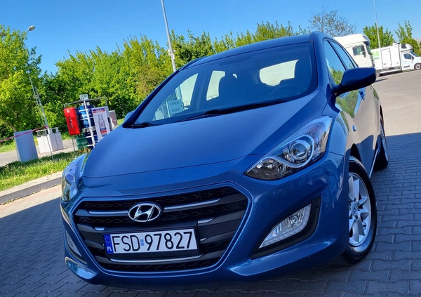 Hyundai I30 cena 39999 przebieg: 74338, rok produkcji 2015 z Drezdenko małe 781